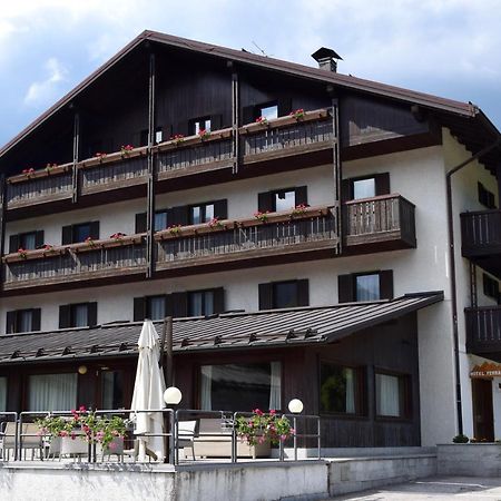 Hotel Ferrari Pinzolo Esterno foto