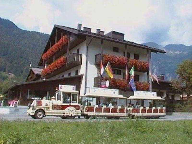 Hotel Ferrari Pinzolo Esterno foto