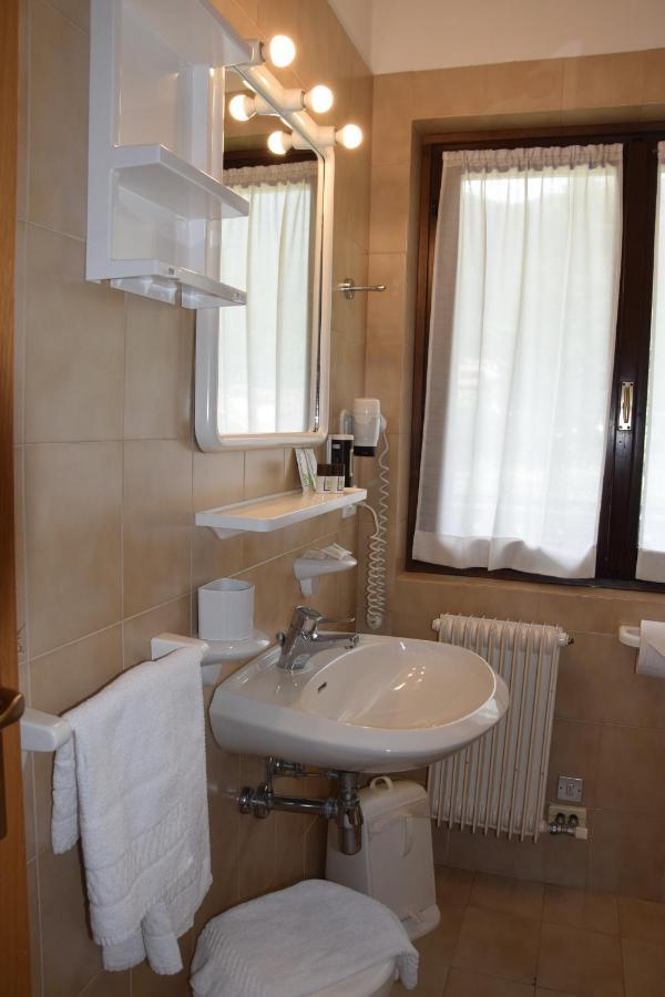 Hotel Ferrari Pinzolo Esterno foto