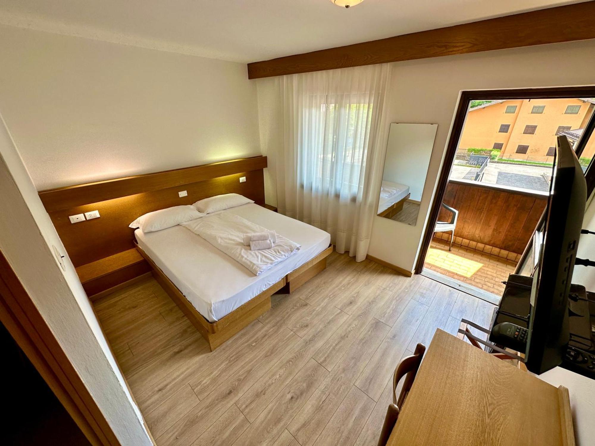 Hotel Ferrari Pinzolo Esterno foto