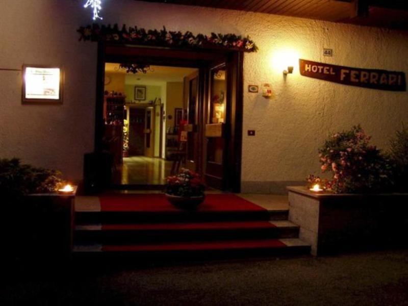 Hotel Ferrari Pinzolo Esterno foto