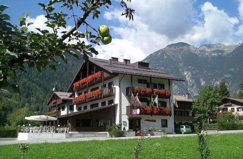 Hotel Ferrari Pinzolo Esterno foto